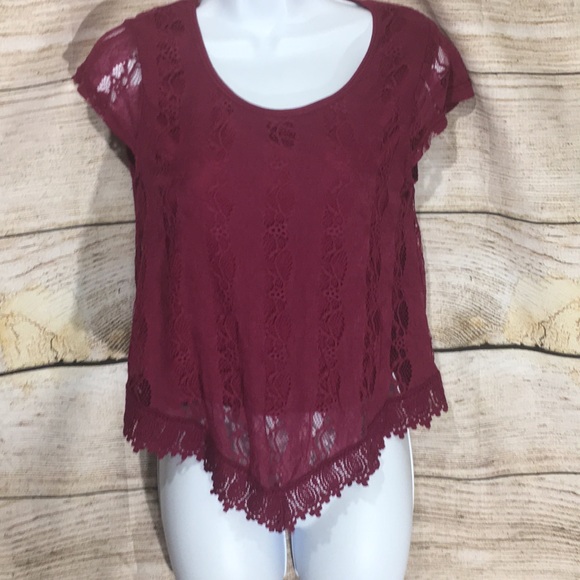Rue21 Tops - Rue 21 mauve lace T-shirt lined medium #599